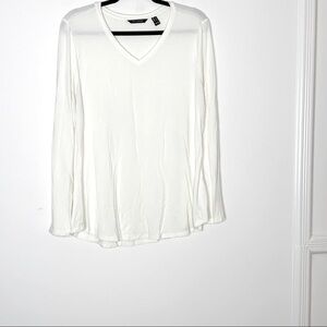 H by HALSTON essentials. V neck long sleeve Tee